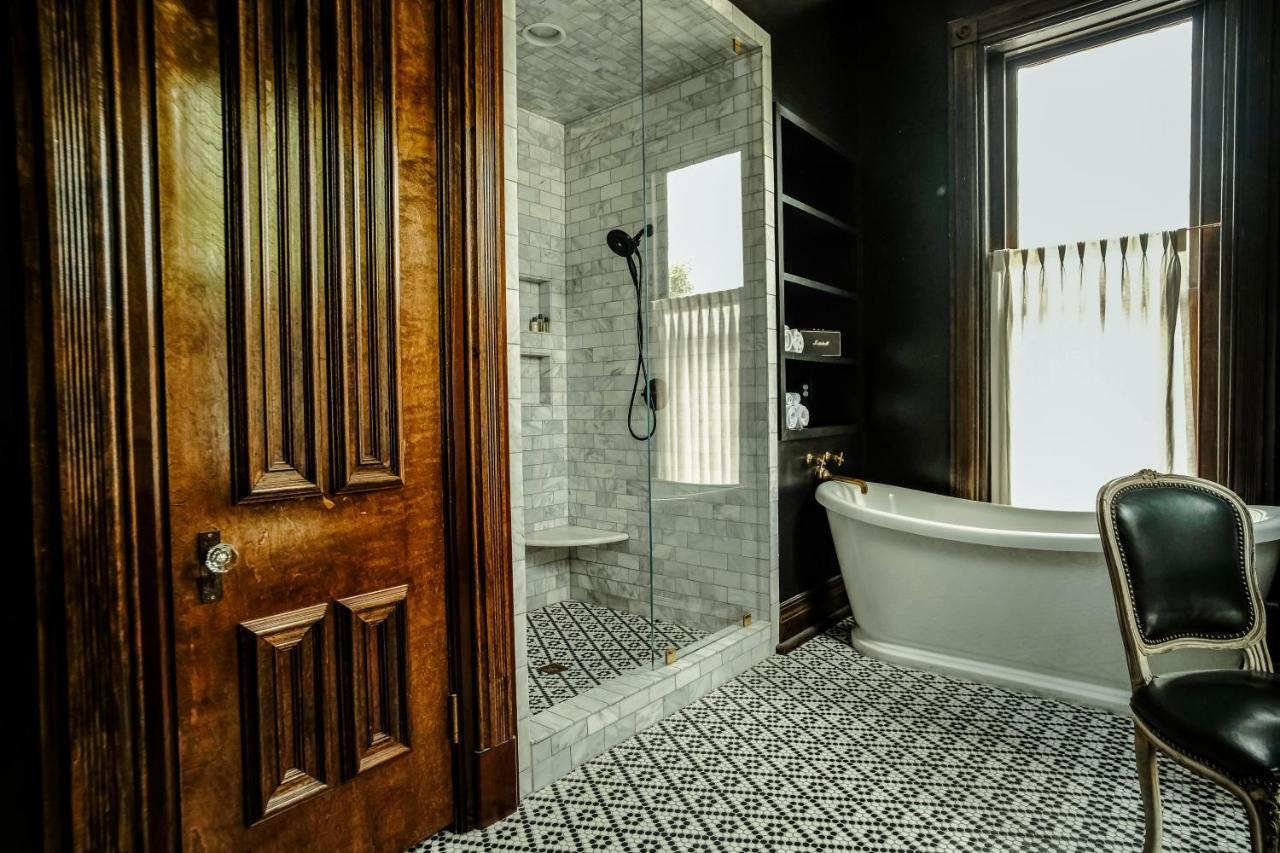 Вилла Henrie House I Luxury 4Br Downtown Historic Gem With Library & Patio Нэшвилл Экстерьер фото